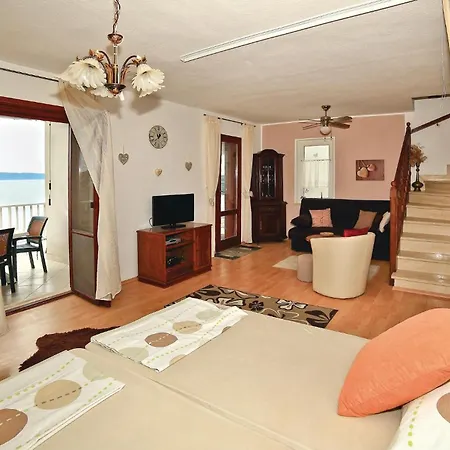 Okrug Gornji With Sea View 1 شقة *