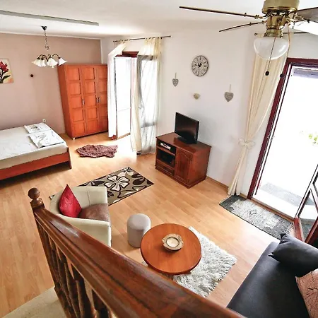 Okrug Gornji With Sea View 1 شقة تروغير